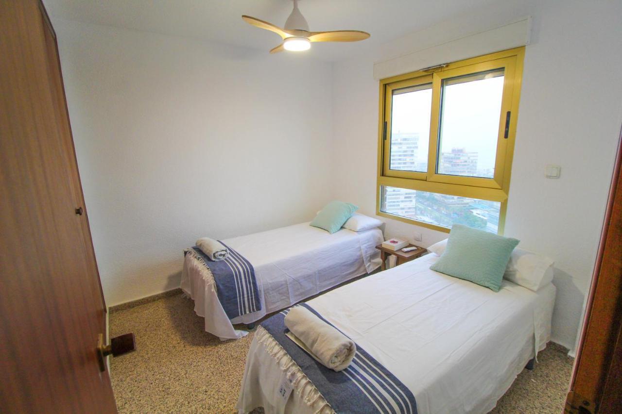 Vistas al Mar: Beachfront Getaway with Pool and Sports Facilities Alicante Exterior photo