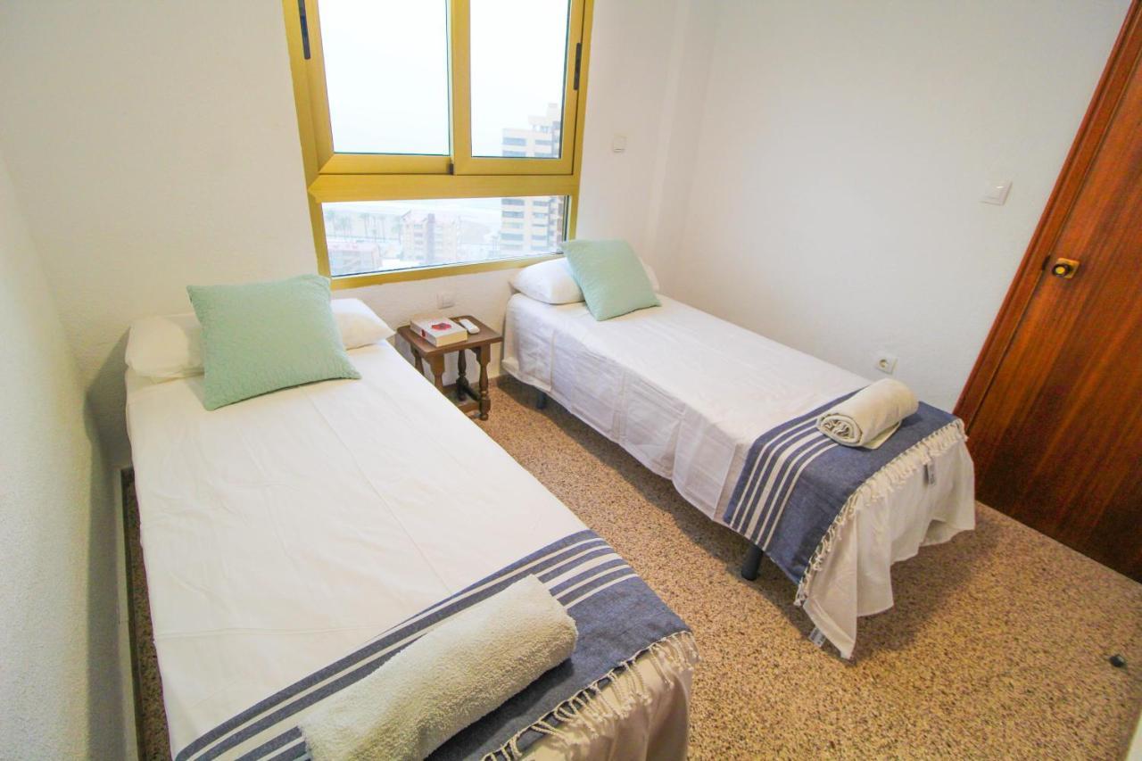 Vistas al Mar: Beachfront Getaway with Pool and Sports Facilities Alicante Exterior photo