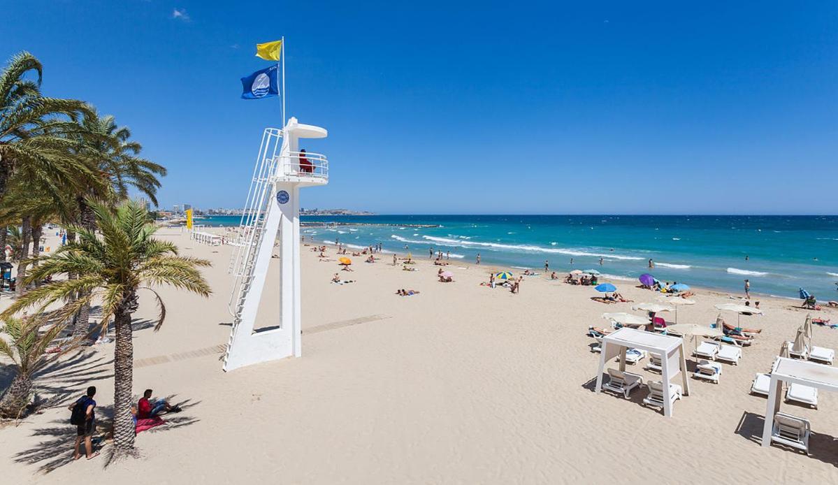 Vistas al Mar: Beachfront Getaway with Pool and Sports Facilities Alicante Exterior photo